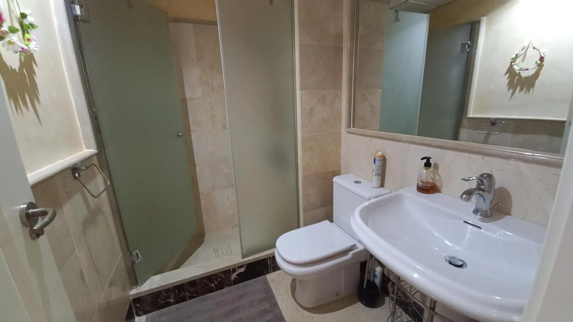 2 Bedroom Apartment Walking Distance To The Beach In La Cala De Mijas
