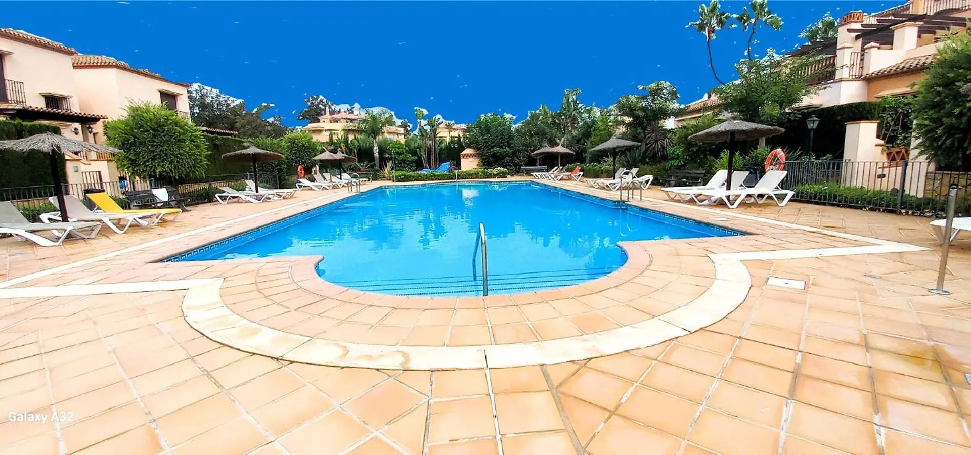 2 Bedroom Apartment Walking Distance To The Beach In La Cala De Mijas contacts